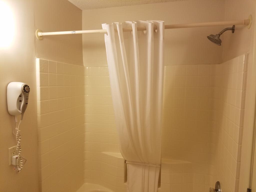 Affordable Suites Флоренс Экстерьер фото