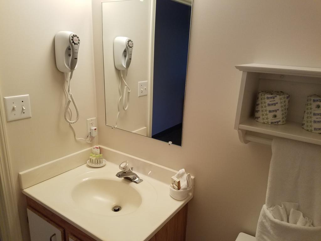 Affordable Suites Флоренс Экстерьер фото